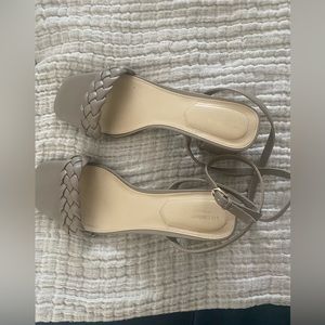 Liz Claiborne Ankle strap,mid heel chunky shoes,comfy. Size 11 wide!Nearly new.